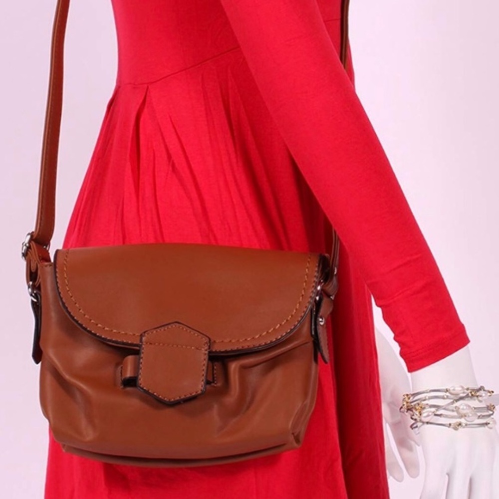 Soft Cognac Brown Tuck & Loop Crossbody Purse Bag - Picture 2 of 8
